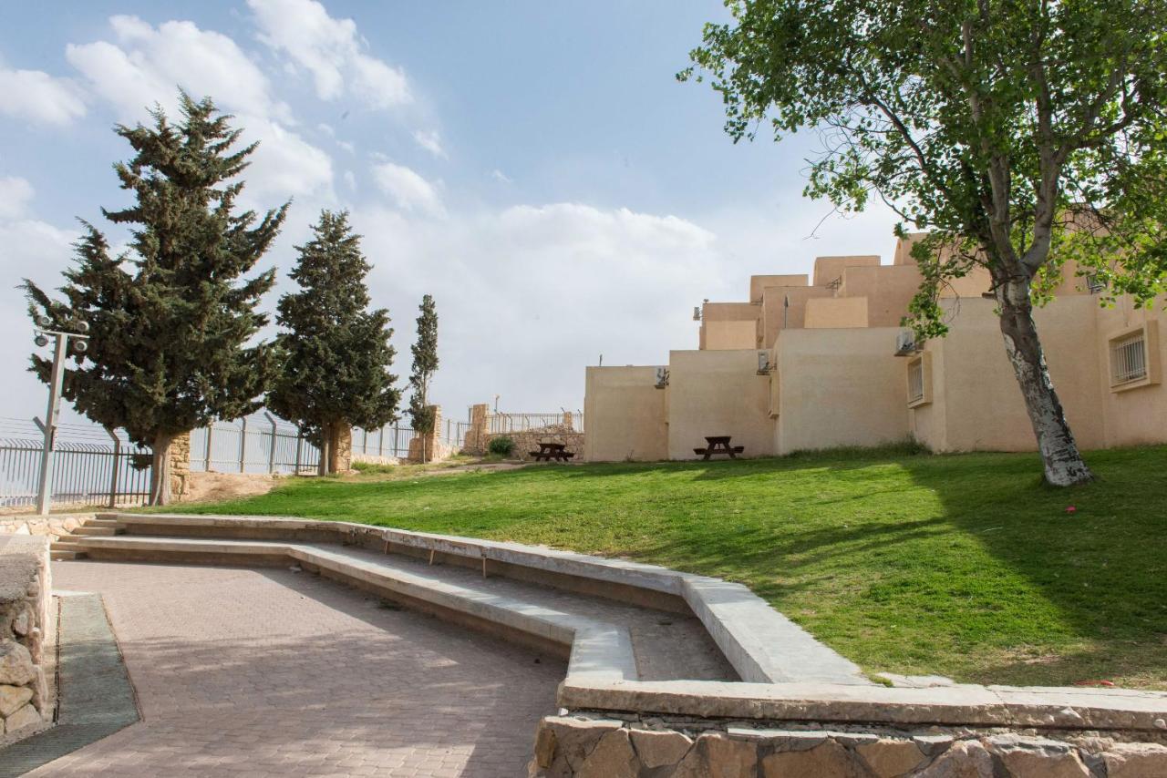 Hi - Mitzpe Ramon Hostel Exterior photo