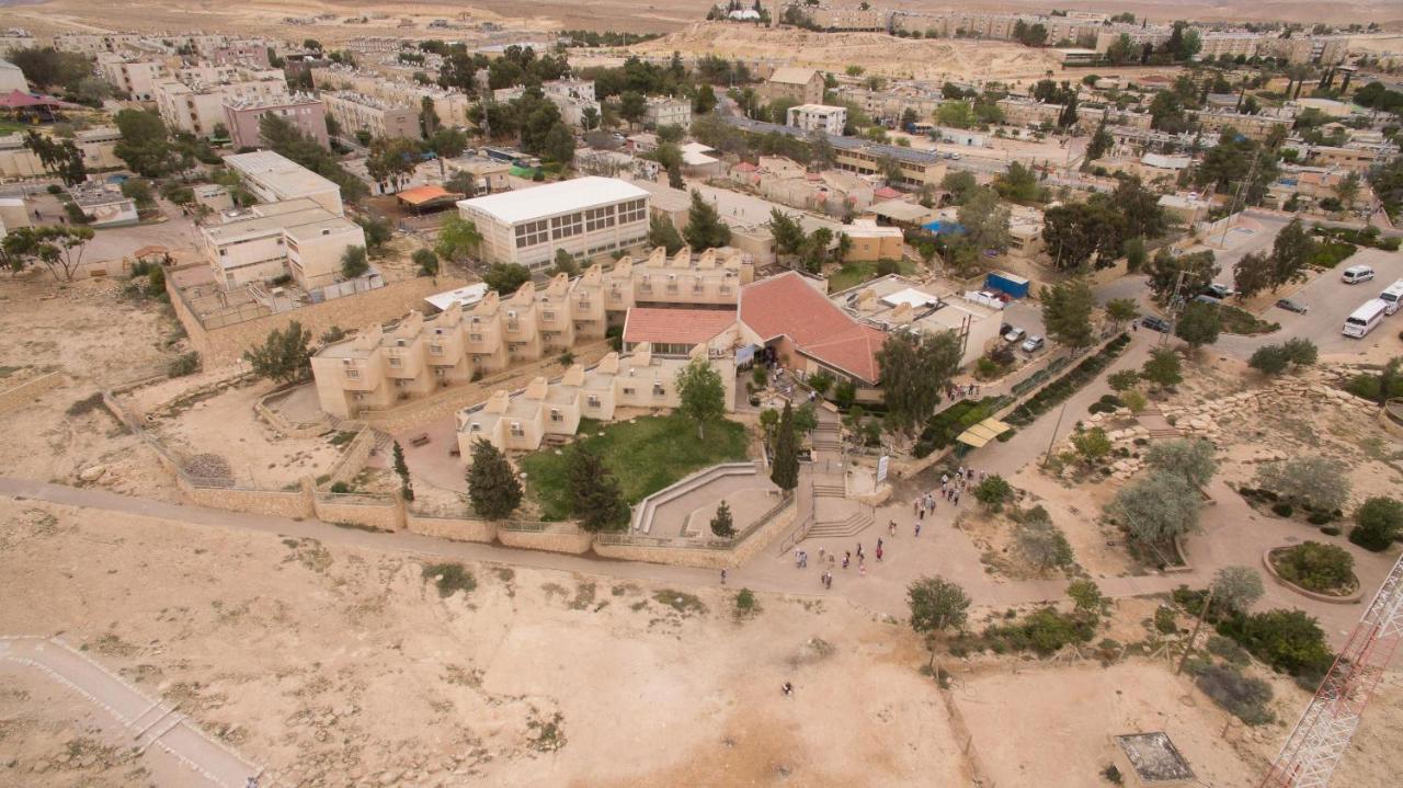 Hi - Mitzpe Ramon Hostel Exterior photo